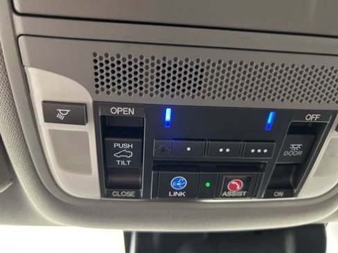 Used 2018 Acura MDX SH-AWD w/ Technology Package image 11
