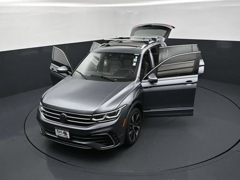 Used 2022 Volkswagen Tiguan SEL R-Line AWD/4WD image 25