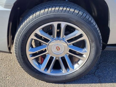 Used 2013 Cadillac Escalade Premium image 10