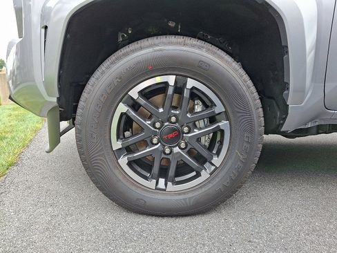 New 2025 Toyota Tacoma TRD Sport image 4