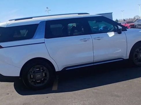 New 2026 Kia Carnival SX FWD image 3