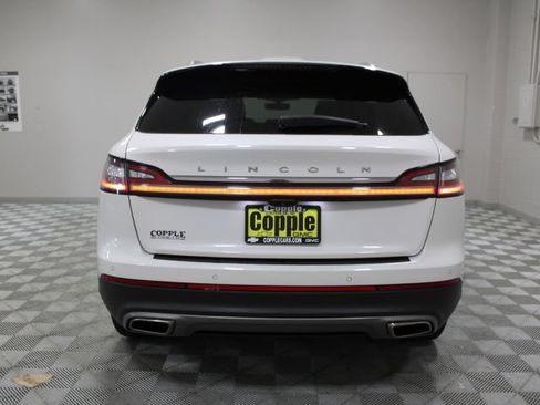 Used 2022 Lincoln Nautilus Reserve AWD/4WD image 11