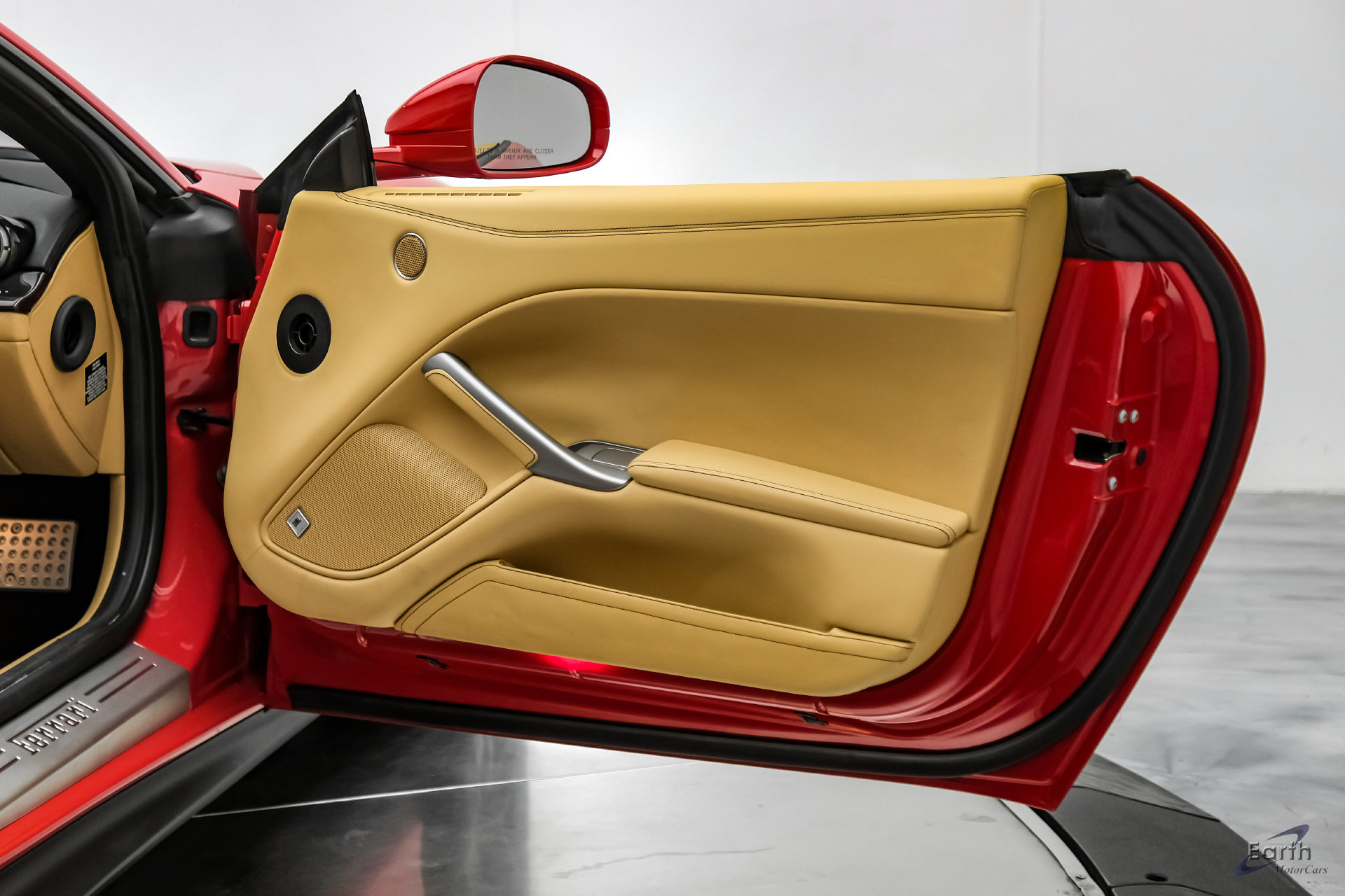 Used 2015 Ferrari F12 Berlinetta RWD image 97