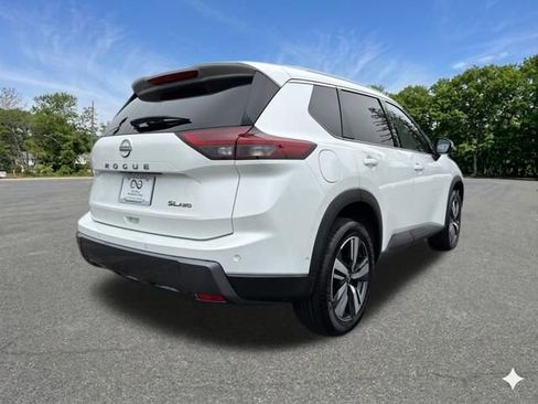 Used 2025 Nissan Rogue SL w/ SL Premium Package AWD/4WD image 9