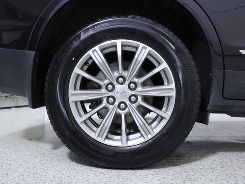 Used 2018 Cadillac XT5 Luxury w/ Driver Awareness Package image 8