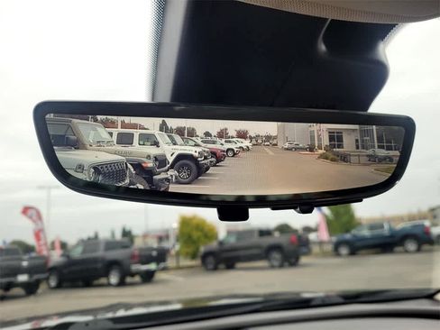 Used 2023 Buick Envision Avenir image 13