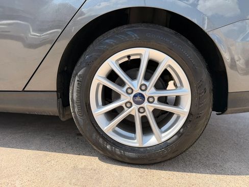 Used 2016 Ford Focus SE FWD image 19