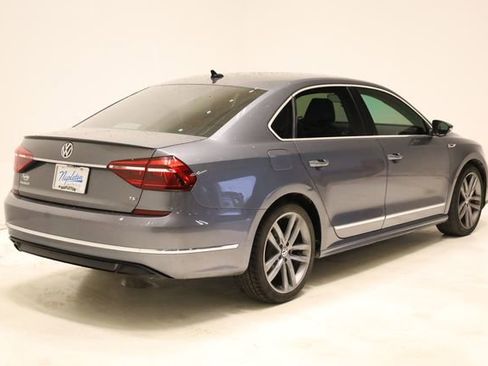 Used 2017 Volkswagen Passat 1.8T R-Line image 4