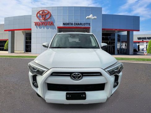 Used 2021 Toyota 4Runner SR5 AWD/4WD image 3