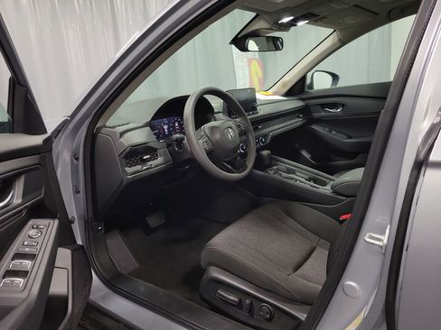 Used 2023 Honda Accord EX image 12
