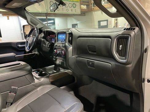 Used 2022 Chevrolet Silverado 3500 LT w/ Convenience Package image 16