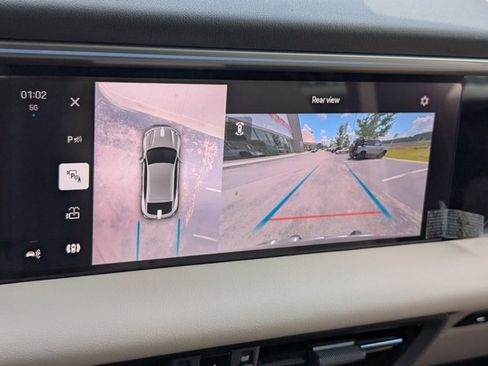 Certified 2025 Porsche Macan Electric image 14