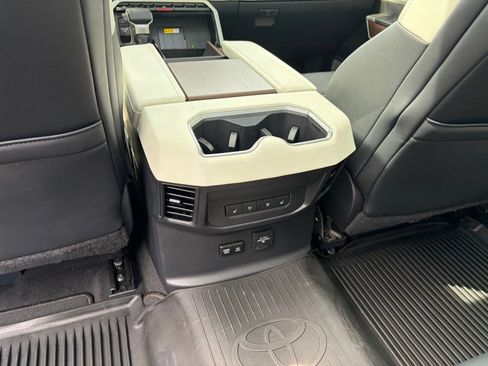 Used 2024 Toyota Tundra Capstone AWD/4WD image 19