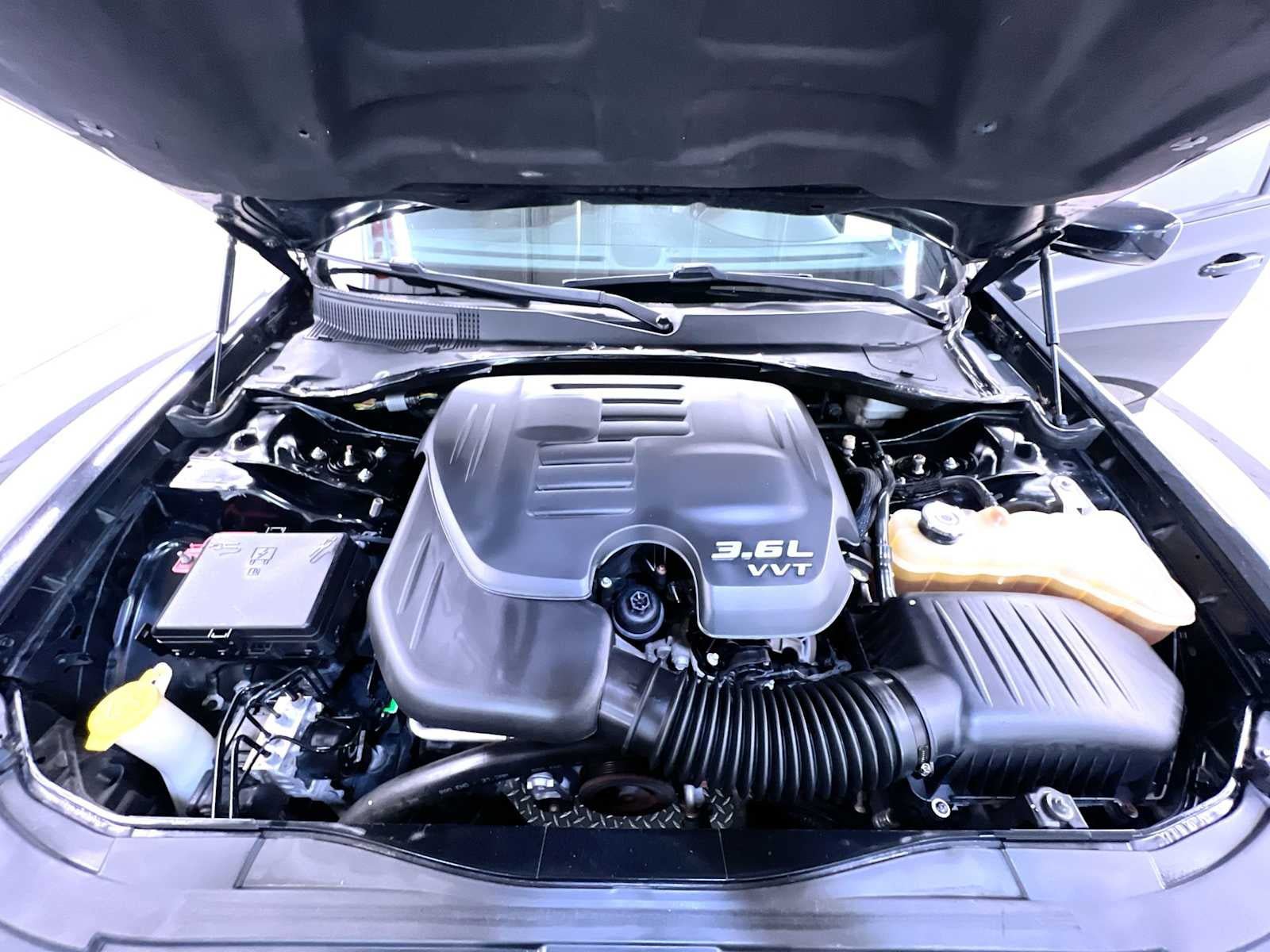 Used 2014 Chrysler 300 S AWD/4WD image 11