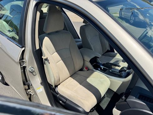 Used 2014 Honda Accord EX image 19