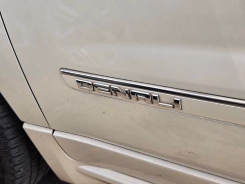 Used 2014 GMC Acadia Denali FWD image 5