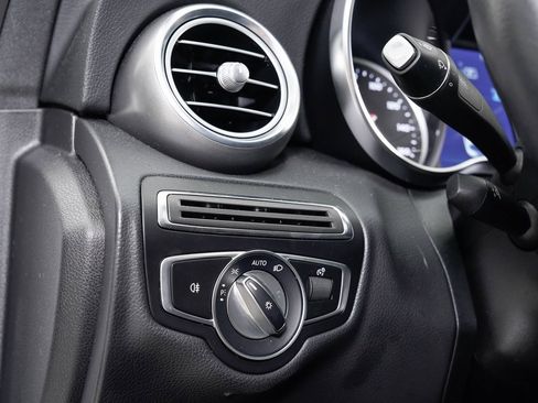 Used 2019 Mercedes-Benz C 300 Sedan image 10