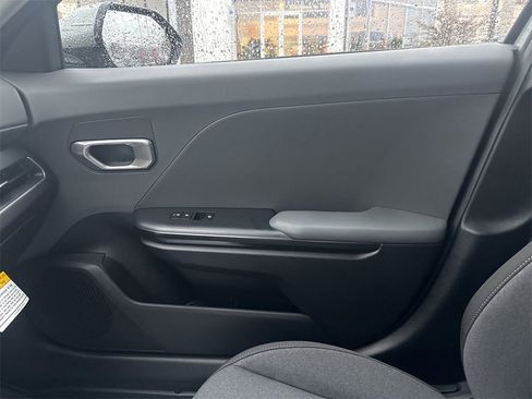 New 2025 Kia K4 LXS image 22