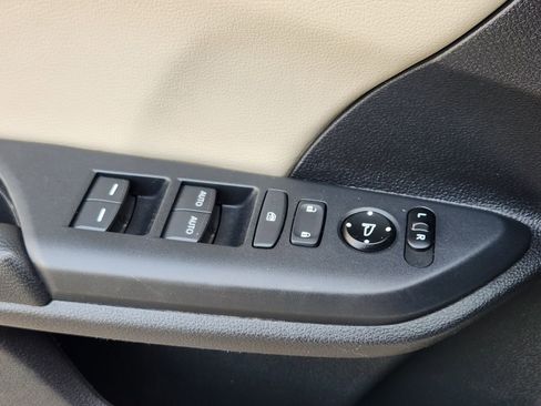 Used 2018 Honda Civic EX-L image 30