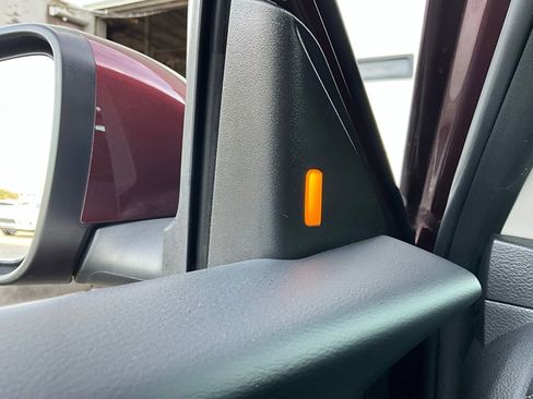 Used 2025 Nissan Sentra SV image 18