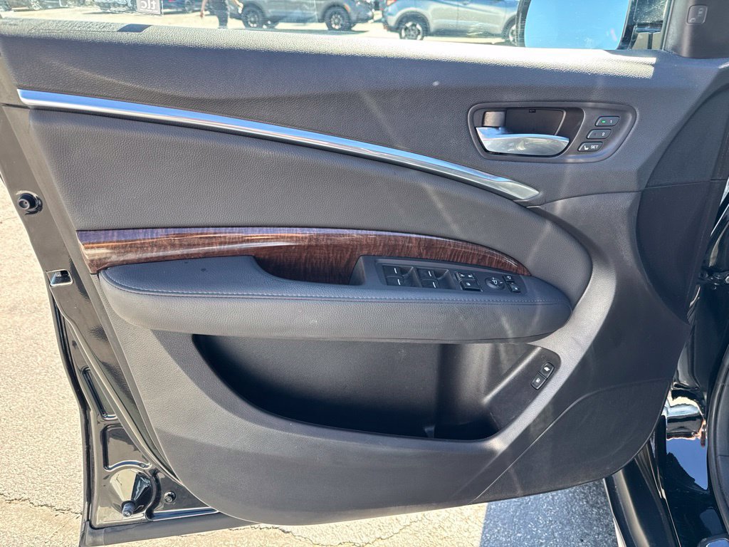 Certified 2018 Acura MDX w/ Technology Package FWD image 33