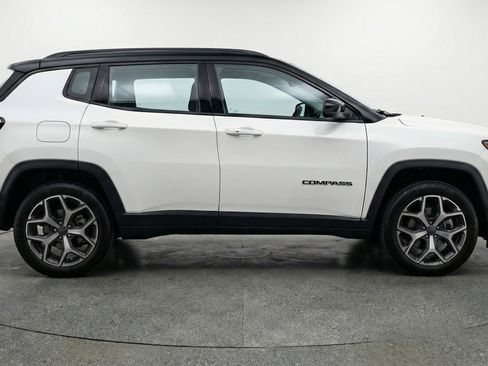 Used 2025 Jeep Compass Limited AWD/4WD image 11