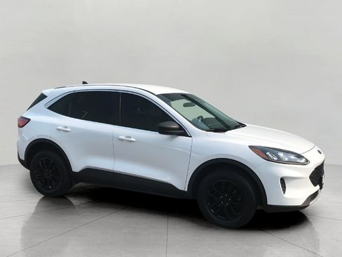 Used 2022 Ford Escape SE w/ Cold Weather Package AWD/4WD image 1
