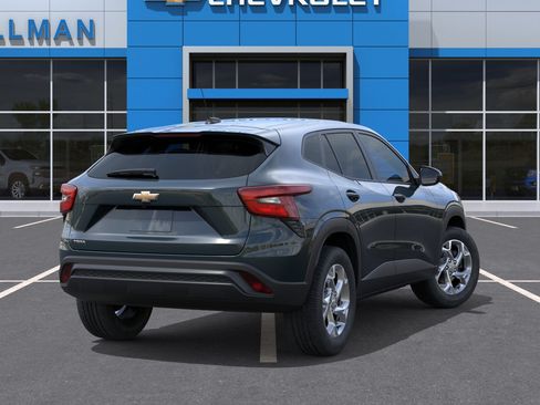 New 2026 Chevrolet Trax LS w/ LS Convenience Package FWD image 4