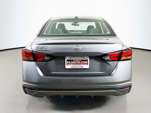 Used 2025 Nissan Altima 2.5 SV FWD image 6