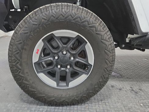 Used 2021 Jeep Wrangler Unlimited Rubicon image 30