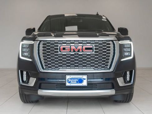 Used 2023 GMC Yukon Denali AWD/4WD image 6