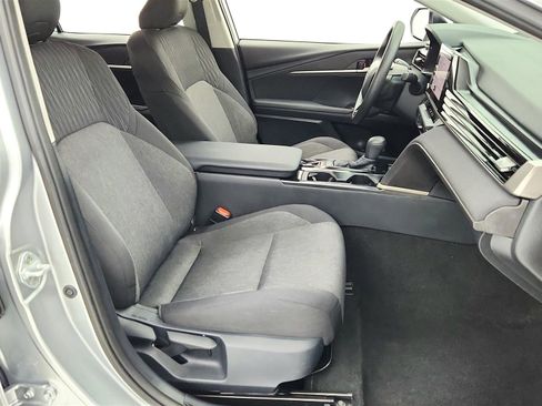 Used 2025 Toyota Camry LE image 19