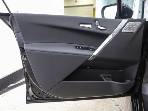 New 2026 BMW iX xDrive60 w/ M Sport Package image 9