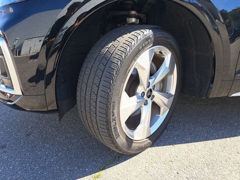 Used 2022 Audi Q5 2.0T Prestige w/ Prestige Package image 36