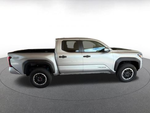 Used 2025 Toyota Tacoma TRD Off-Road image 16