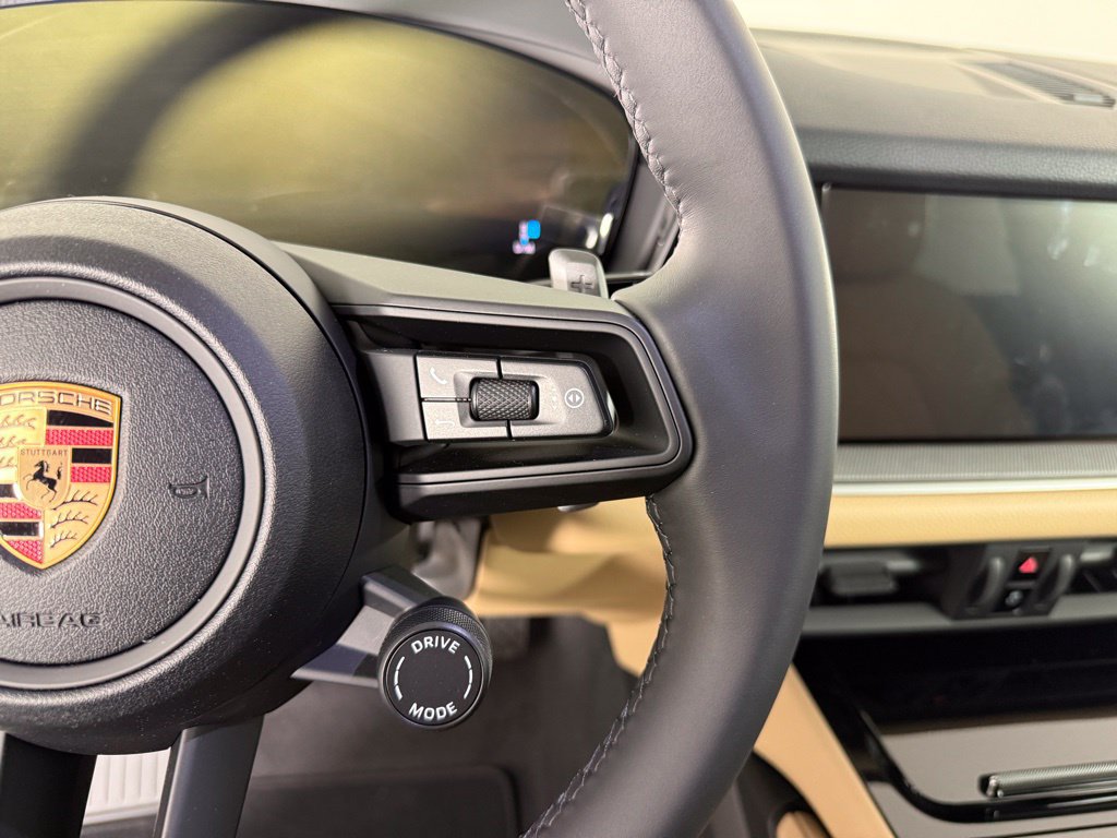 Certified 2026 Porsche Cayenne AWD/4WD image 28
