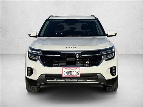 Used 2024 Kia Seltos SX w/ SX Sunroof Package image 2