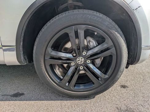 Used 2017 Volkswagen Touareg Wolfsburg Edition AWD/4WD image 11