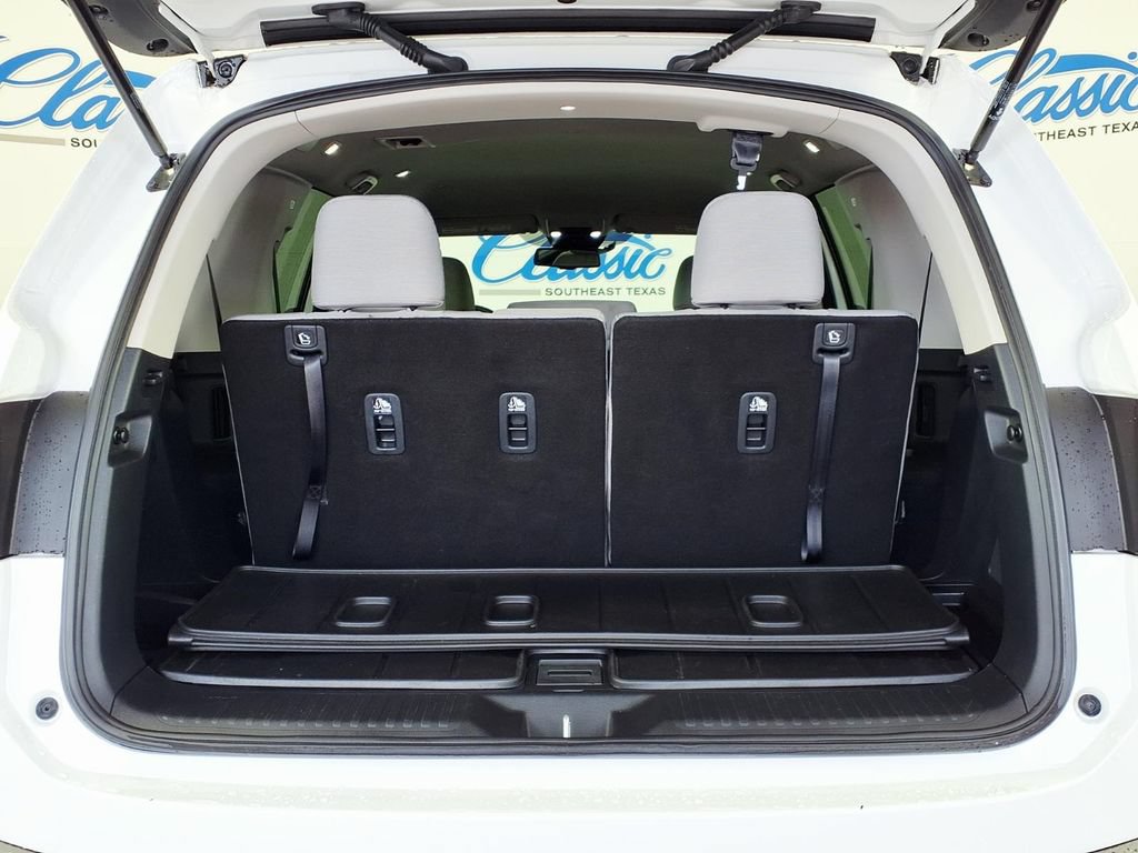 Used 2023 Honda Pilot LX image 10