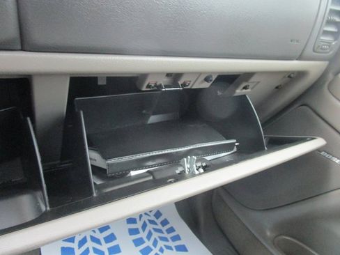 Used 2005 Chevrolet Avalanche Z66 w/ Sun And Sound Package image 15