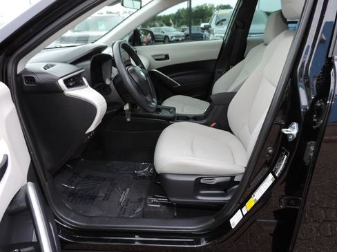 Used 2026 Toyota Corolla Cross L FWD image 19
