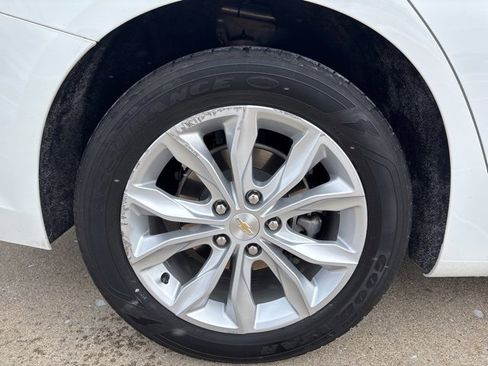 Used 2022 Chevrolet Malibu LT image 10