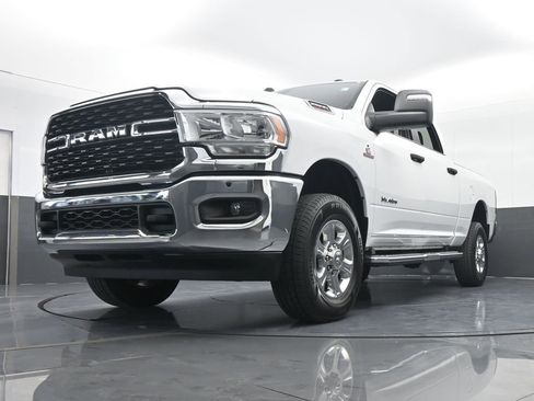 Used 2024 RAM 2500 Big Horn AWD/4WD image 61