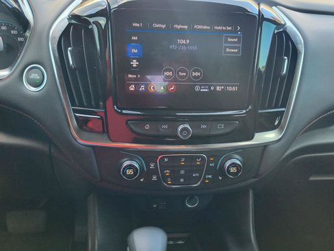 Used 2023 Chevrolet Traverse RS FWD image 32
