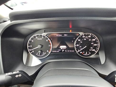 Used 2025 Nissan Rogue SV AWD/4WD image 16