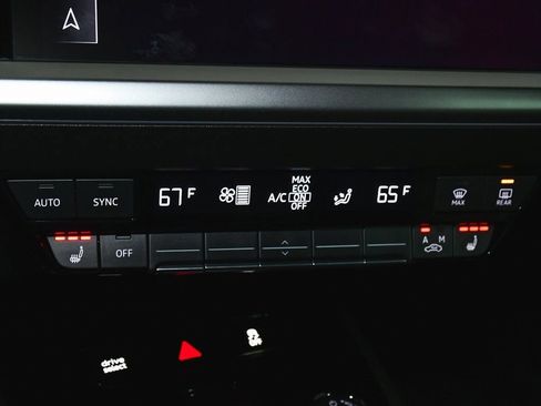 Used 2024 Audi Q4 e-tron Premium Plus w/ Premium Plus image 33