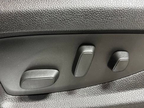 Used 2017 Chevrolet Silverado 1500 LT w/ Midnight Edition AWD/4WD image 30