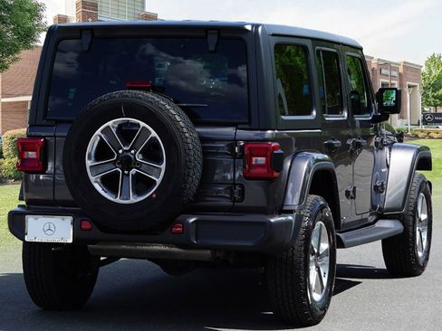 Used 2022 Jeep Wrangler Unlimited Sahara w/ LED Lighting Group AWD/4WD image 6