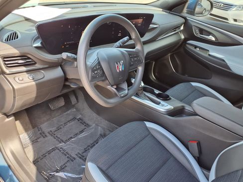 Used 2024 Buick Envista Preferred image 17