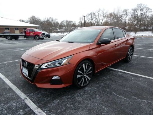 Used 2019 Nissan Altima 2.5 SR w/ SR Premium Package image 1
